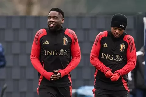منافس مصر.. نجم ليون يتمسك بحلم تمثيل بلجيكا في كأس العالم